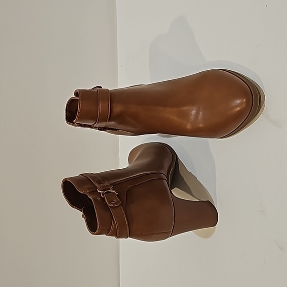 Charter Club Women’s Pixxy Tan Brown Heeled Ankle Boots Size 10M - Picture 2 of 8